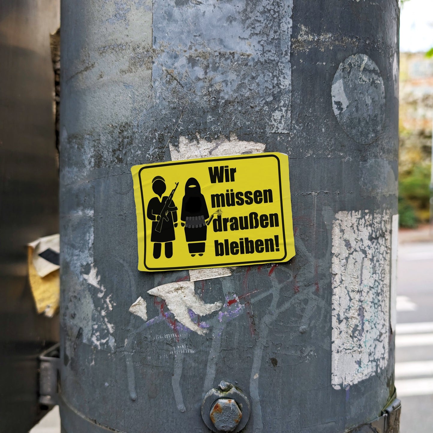 WIR MÜSSEN DRAUßEN BLEIBEN